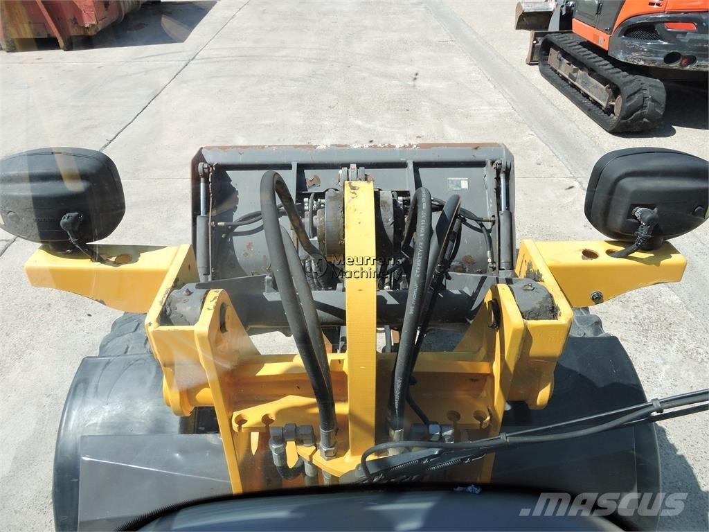 Volvo L25F + FORK Фронтальні навантажувачі