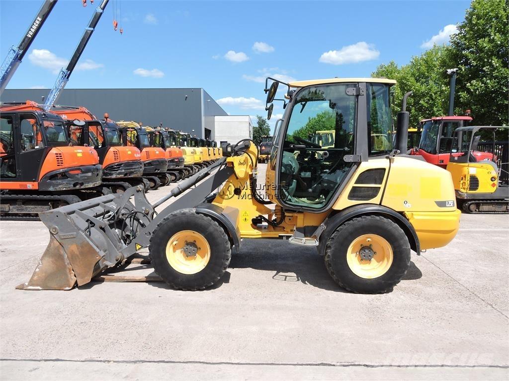 Volvo L25F + FORK Фронтальні навантажувачі