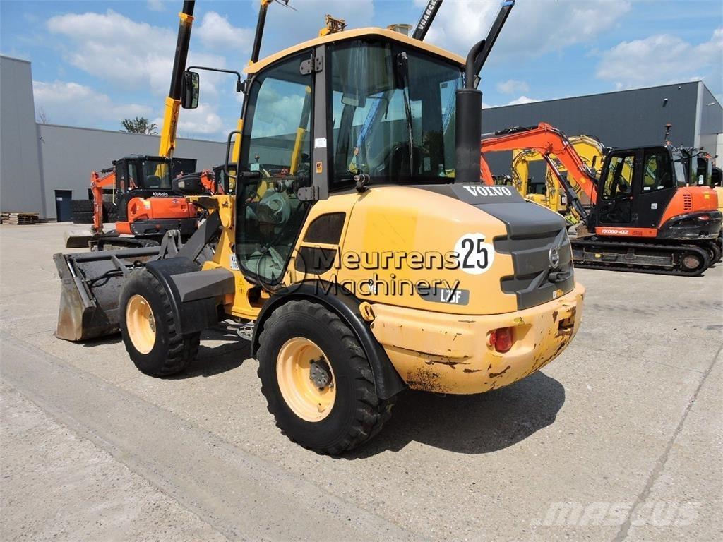 Volvo L25F + FORK Фронтальні навантажувачі