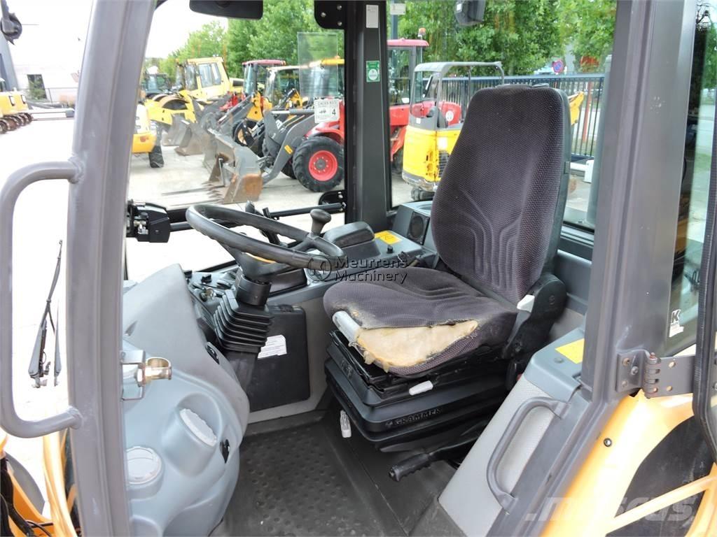 Volvo L25F + FORK Фронтальні навантажувачі