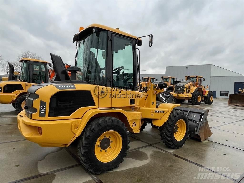 Volvo L30G Фронтальні навантажувачі