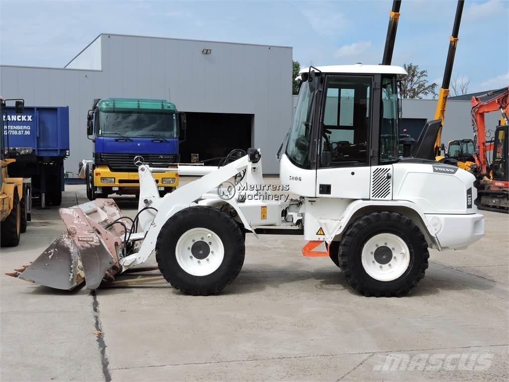 Volvo L30G + FORK Фронтальні навантажувачі