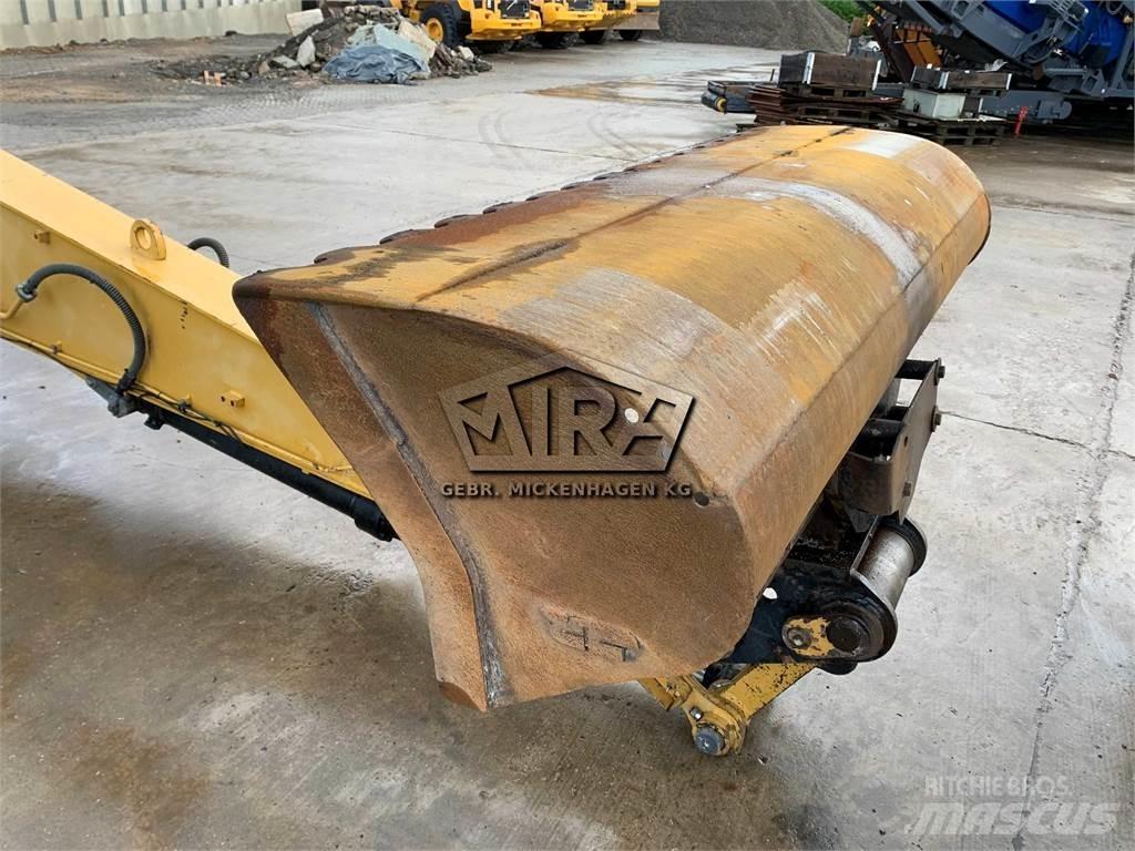 CAT 2000 mm Траншейні екскаватори