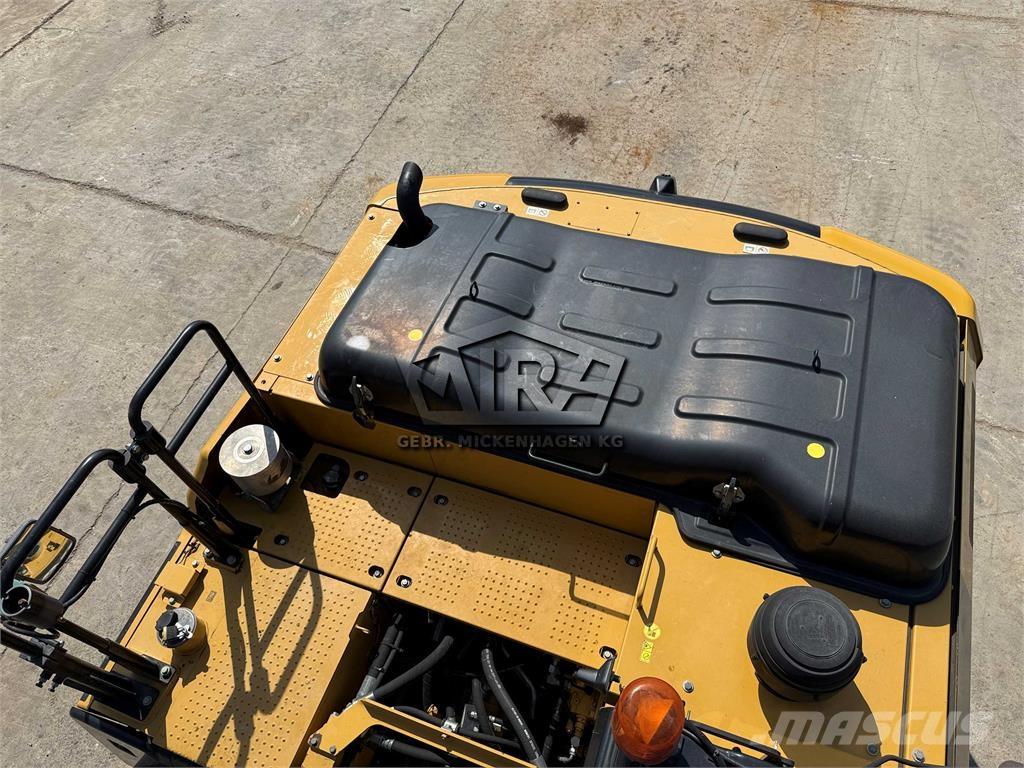CAT 323 EL Гусеничні екскаватори
