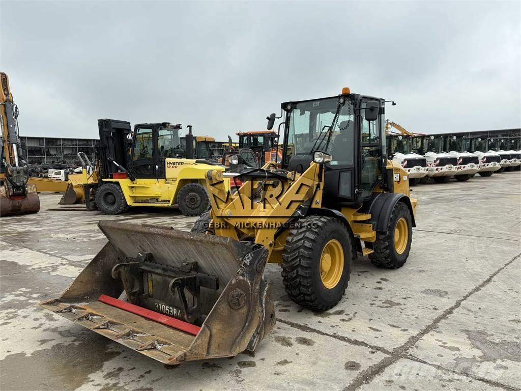 CAT 908 M Фронтальні навантажувачі