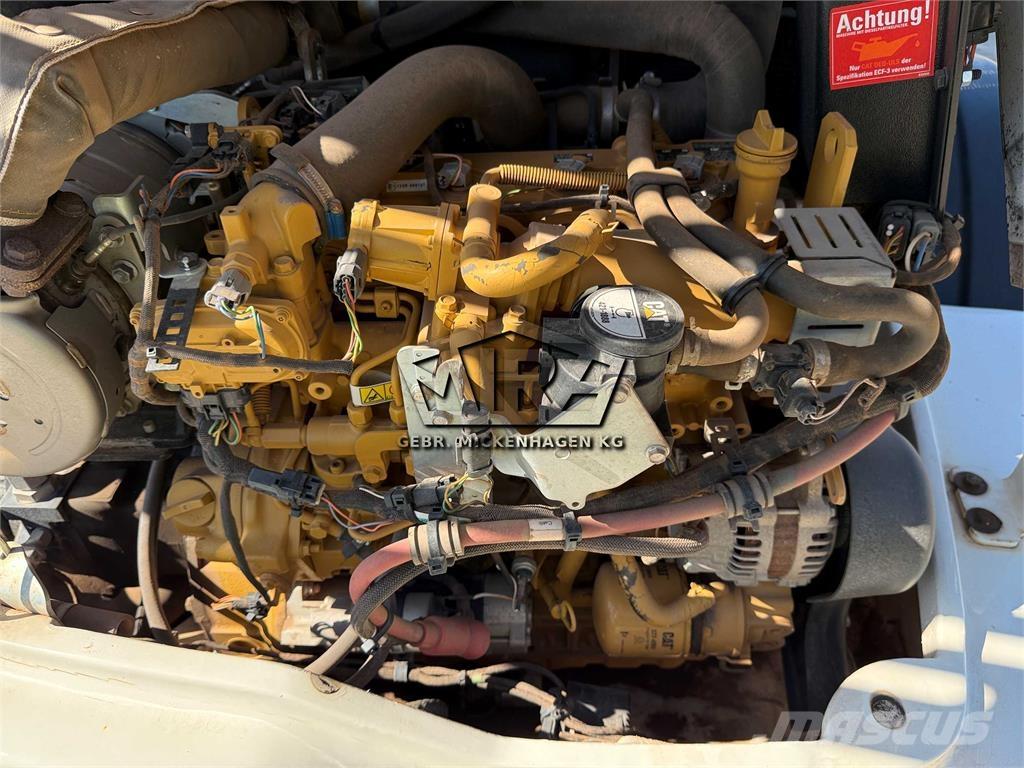 CAT 908 M Фронтальні навантажувачі