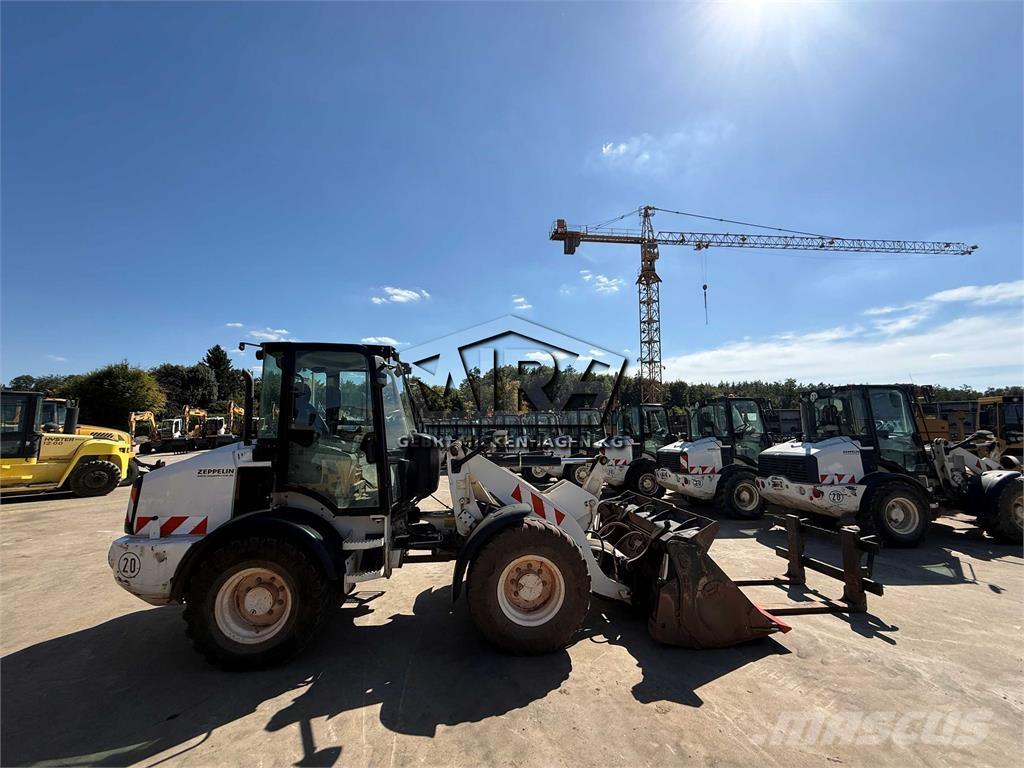 CAT 908 M Фронтальні навантажувачі
