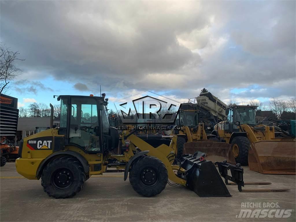 CAT 908M Фронтальні навантажувачі