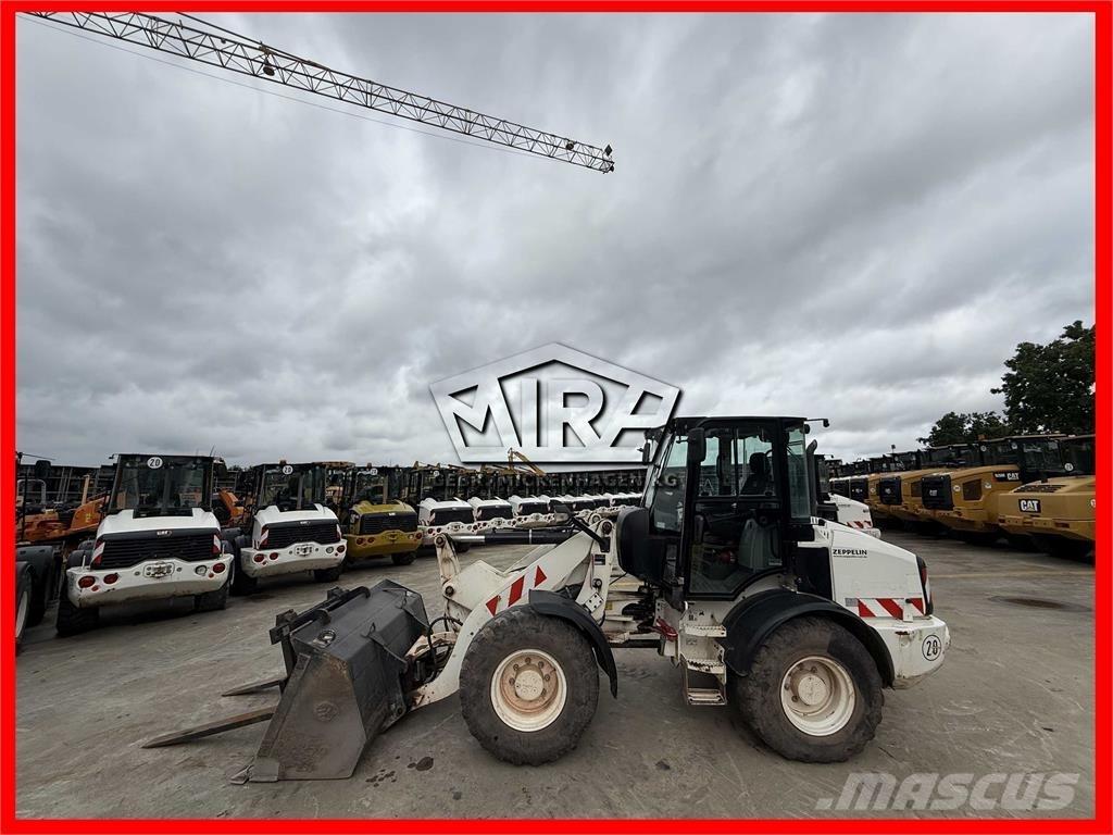 CAT 908M Фронтальні навантажувачі