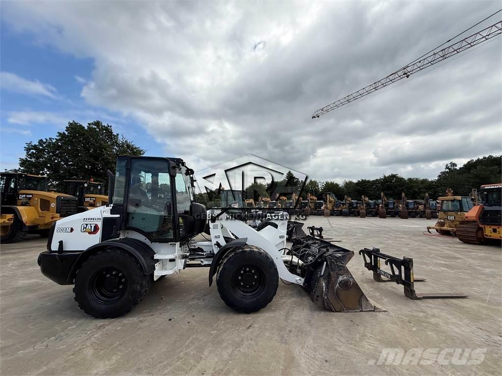 CAT 908M Фронтальні навантажувачі
