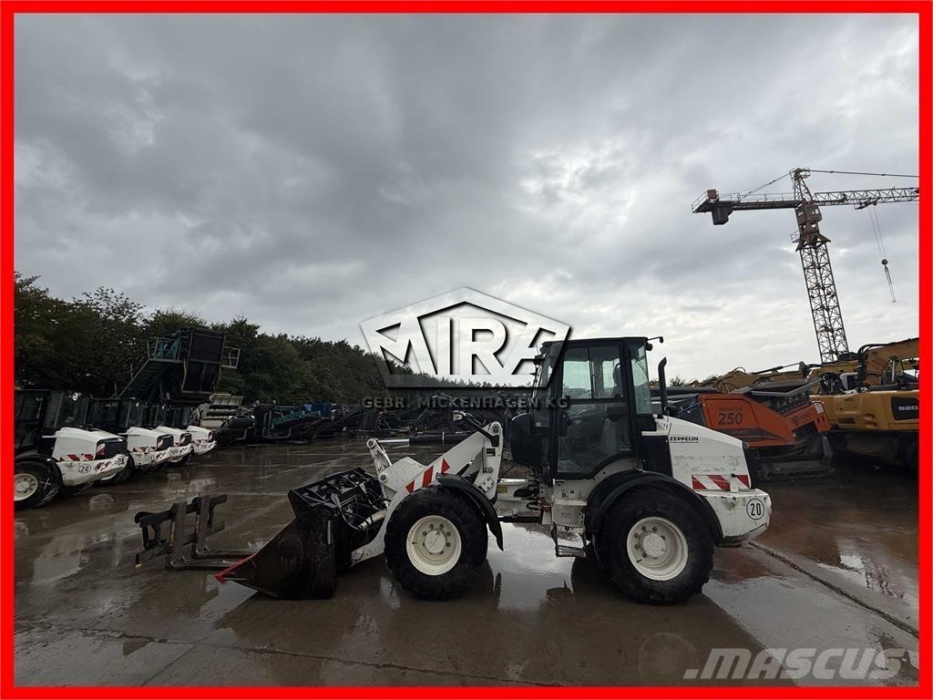 CAT 908M Фронтальні навантажувачі
