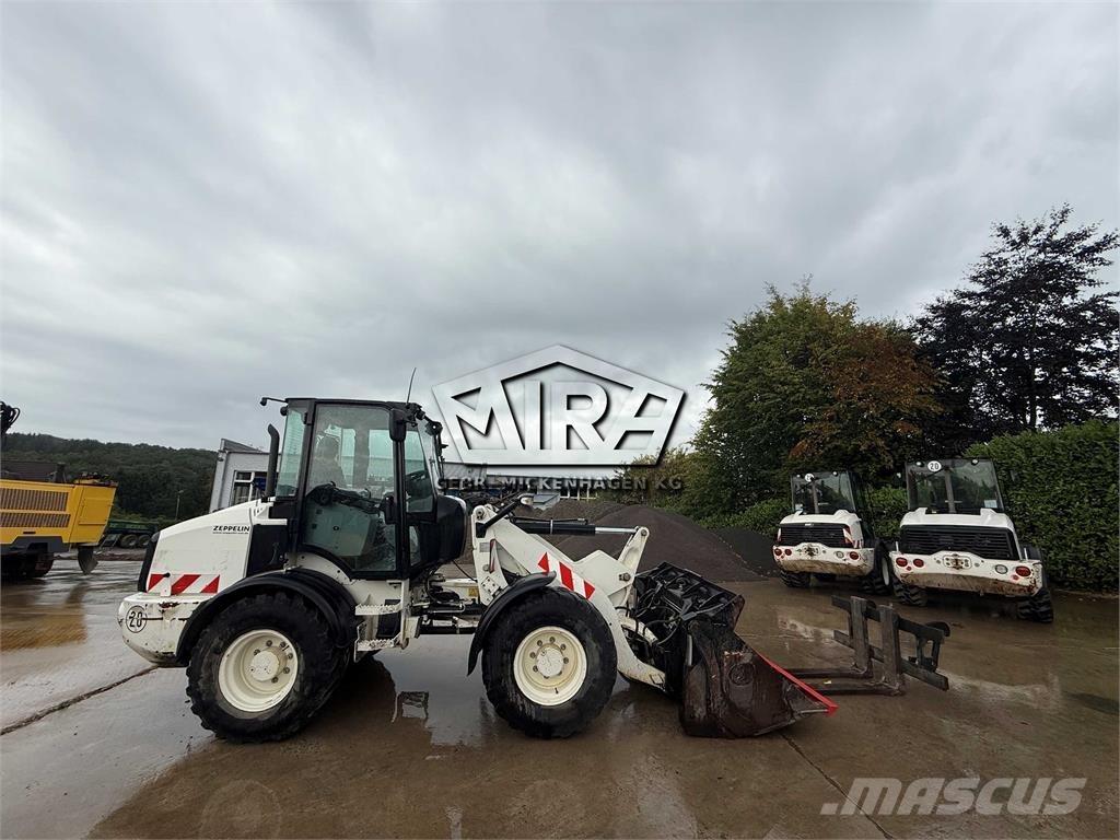 CAT 908M Фронтальні навантажувачі