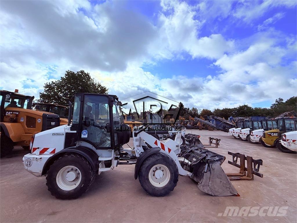 CAT 908M Фронтальні навантажувачі