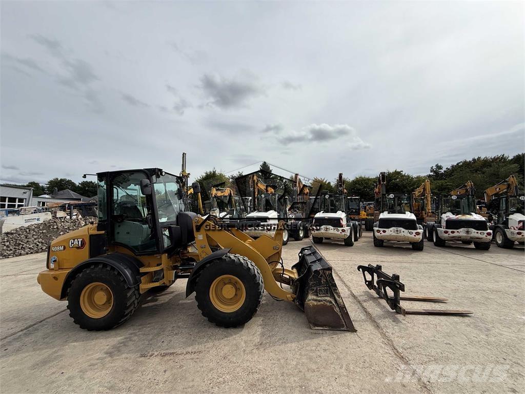 CAT 908M Фронтальні навантажувачі