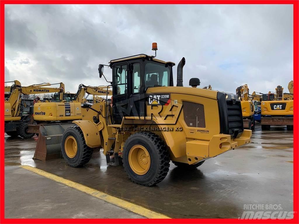 CAT 930M Фронтальні навантажувачі