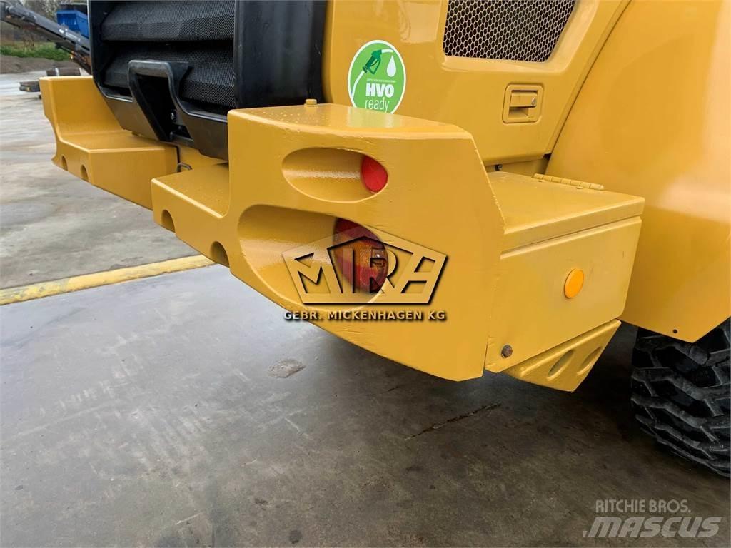 CAT 930M Фронтальні навантажувачі