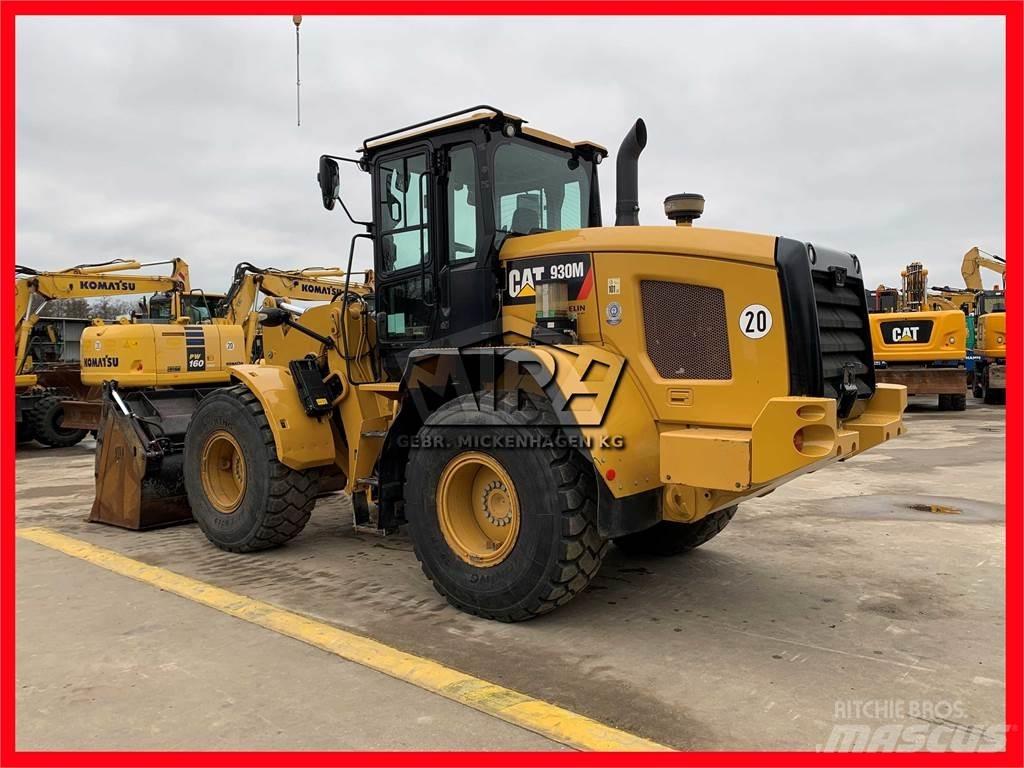 CAT 930M Фронтальні навантажувачі