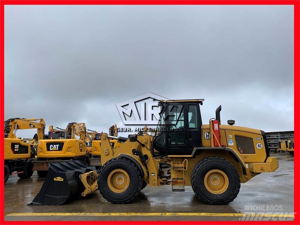 CAT 930M Фронтальні навантажувачі