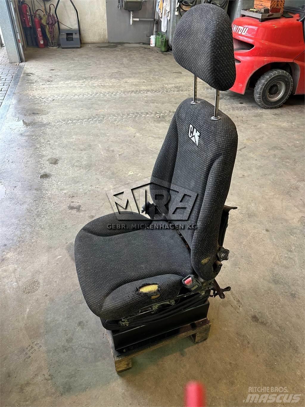 CAT 966 KXE / Sitz Кабіна