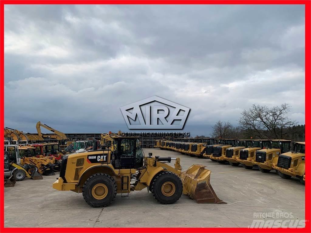 CAT 966M Фронтальні навантажувачі