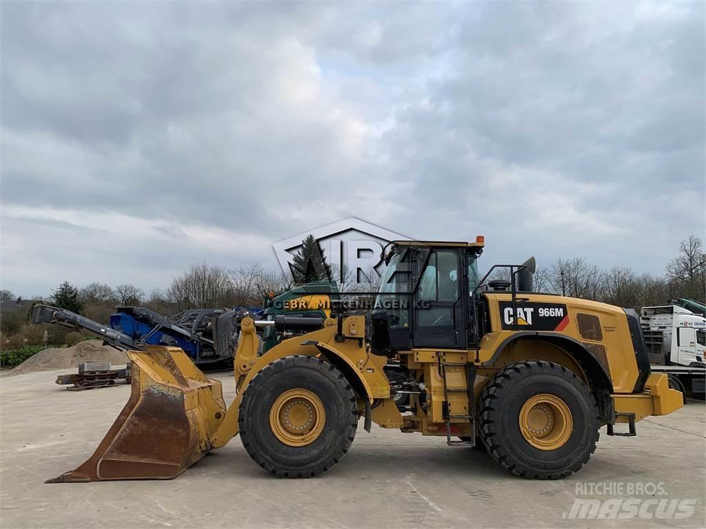 CAT 966M Фронтальні навантажувачі