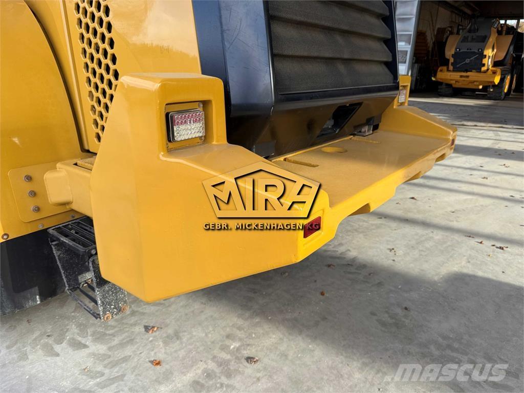 CAT 972K Фронтальні навантажувачі