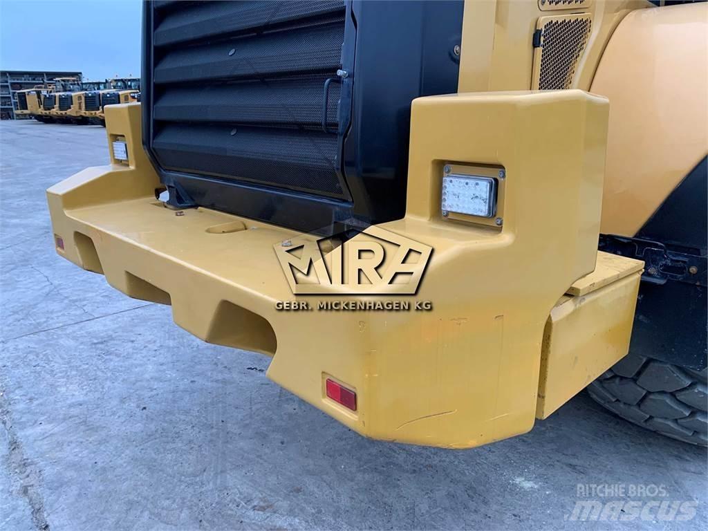 CAT 972M XE Фронтальні навантажувачі