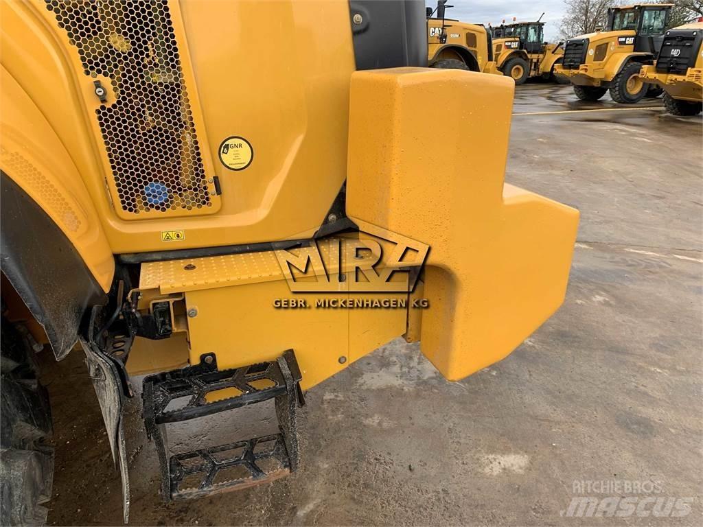CAT 972M XE Фронтальні навантажувачі