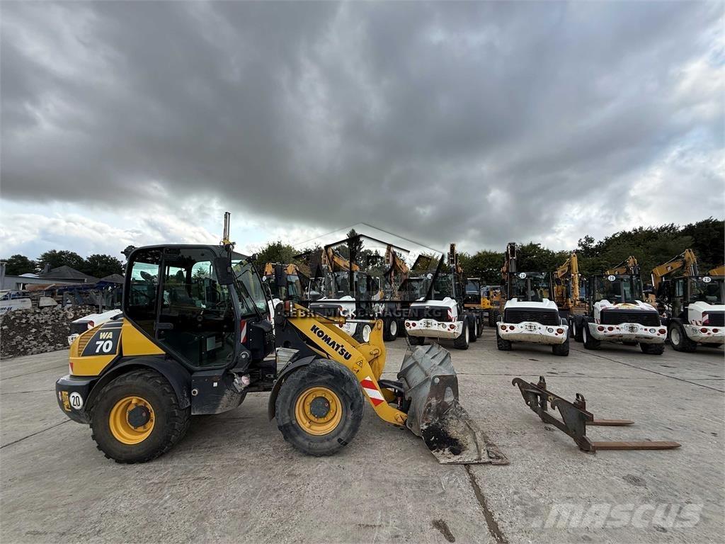 Komatsu WA70-7 Фронтальні навантажувачі