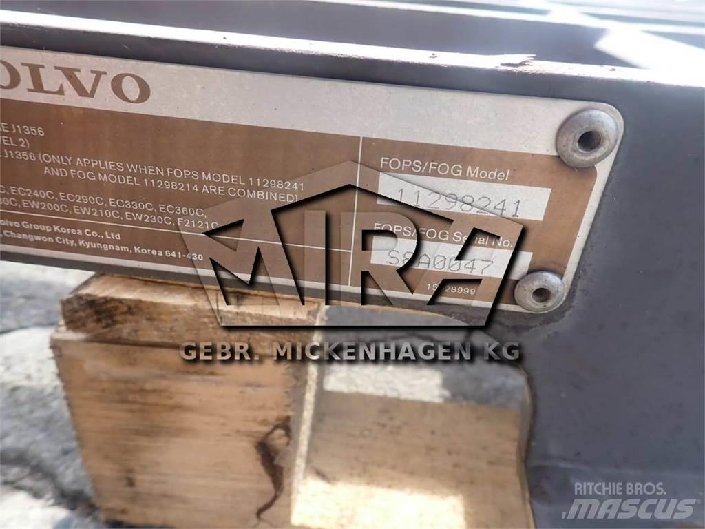 Volvo EC 360 C Кабіна