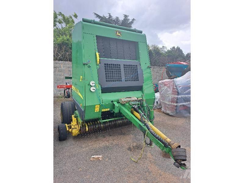 John Deere 592 Рулонні прес-підбирачі