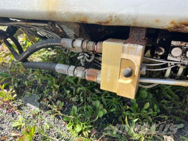  ANDERE Вантажівки з гаковим підйомом