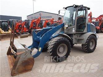 Atlas AR75E Фронтальні навантажувачі