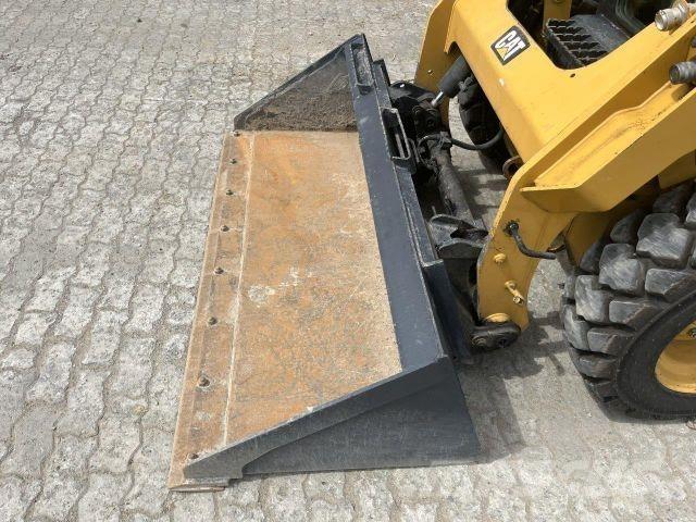 CAT 242D Будтехніка - Інші