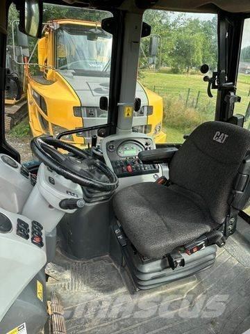 CAT 444 F Екскаватори-навантажувачі