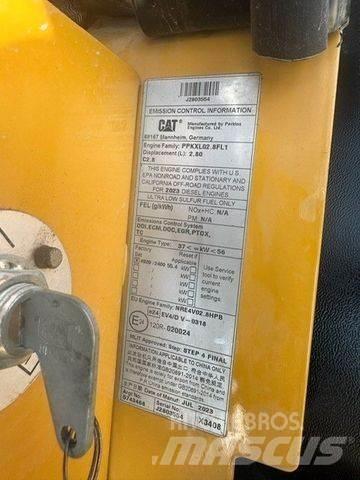 CAT 906 Фронтальні навантажувачі