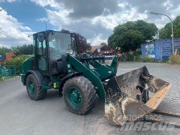 CAT 906 M Фронтальні навантажувачі