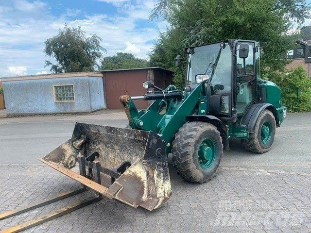 CAT 906 M Фронтальні навантажувачі