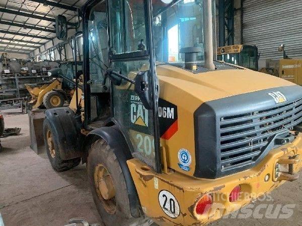 CAT 906M Фронтальні навантажувачі