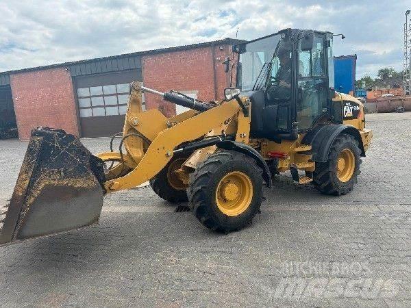CAT 908 Фронтальні навантажувачі