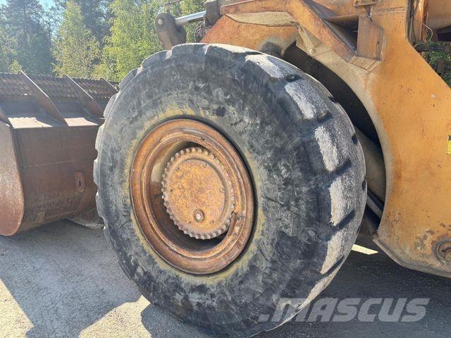 CAT 988 B Фронтальні навантажувачі