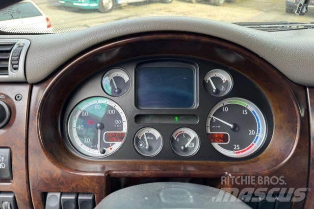 DAF CF410 4x2 Автотранспорт для перевезення тварин