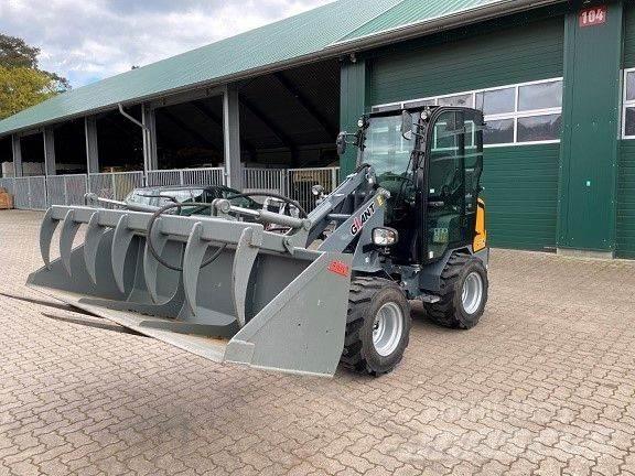 GiANT G2200 HD Фронтальні навантажувачі та екскаватори