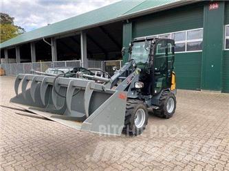 GiANT G2200 HD Фронтальні навантажувачі