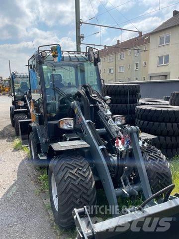 GiANT G3500 X-TRA Фронтальні навантажувачі