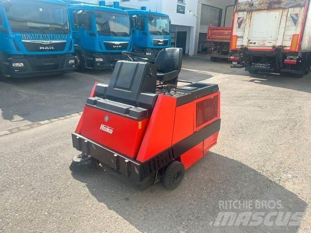 Hako JONAS 1100D Прибиральні машини
