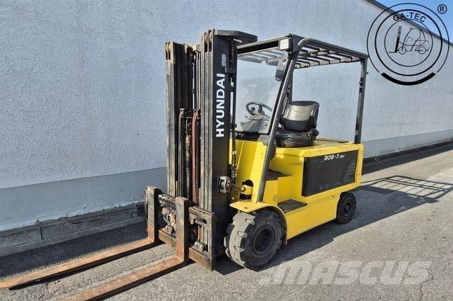Hyundai 30B-7 Електронавантажувачі
