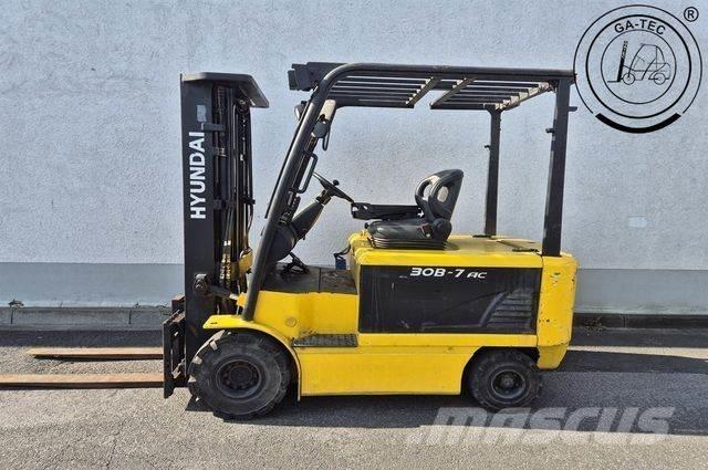 Hyundai 30B-7 Електронавантажувачі