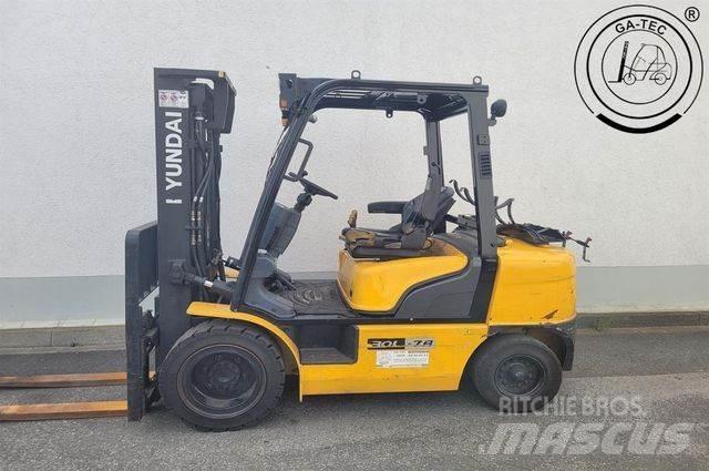 Hyundai 30L-7A Газові навантажувачі