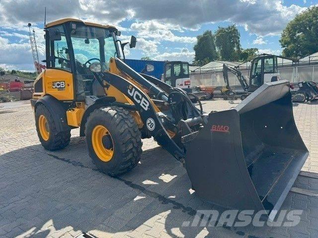JCB 409 Фронтальні навантажувачі